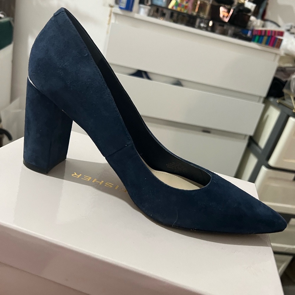 Block Heels - Picture 3 of 6